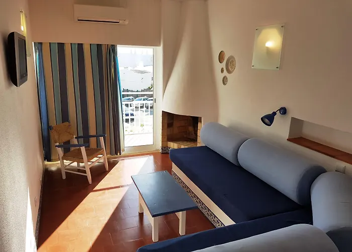 Turisticos Soldoiro Αλμπουφέιρα